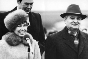 Mixed Russian-Ukrainian Soviet leader Mikhail Gorbachev and his Ukrainian wife Raisa.